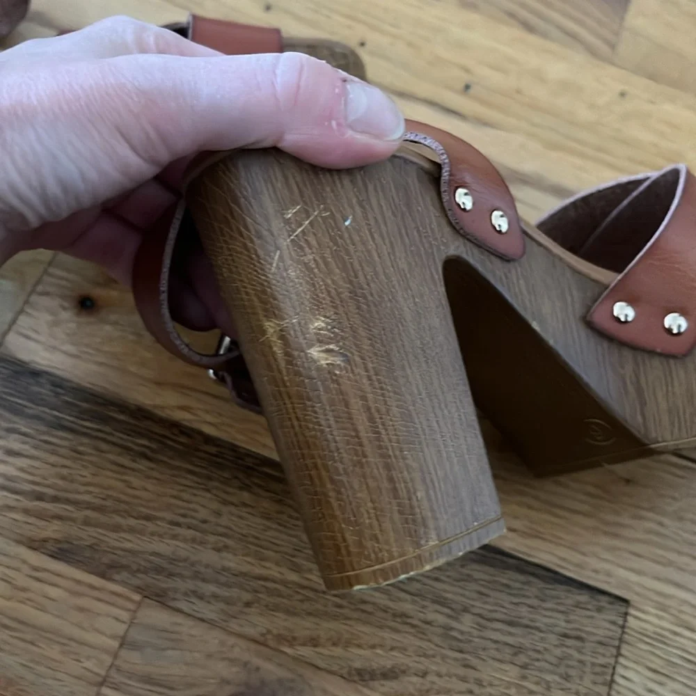 Vintage look wood clog block heeled sandals sz 6